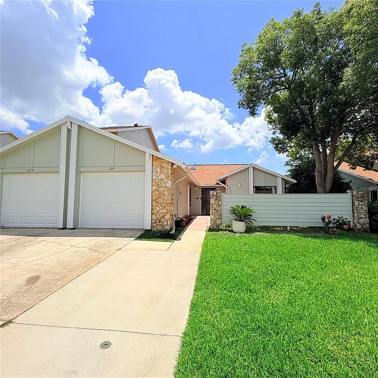 3 bed, 2.0 bath, 1730 sqft, $2,500 — Photo 1