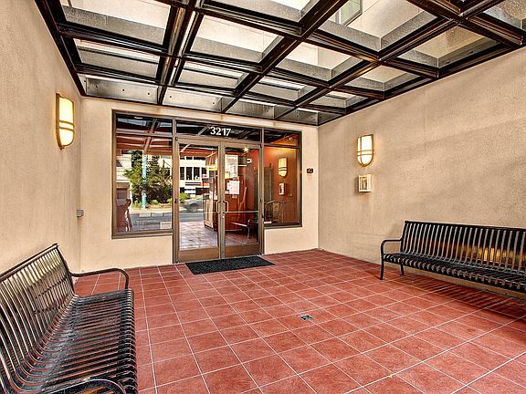 2nd image of 3217 Eastlake Ave E APT 402