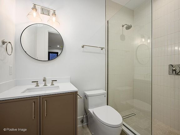 5th image of 1935 N Mohawk St #1S