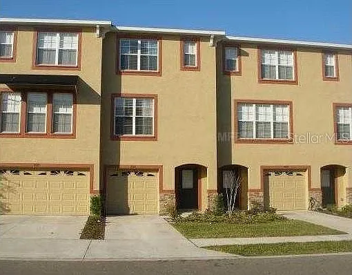 4 bed, 4.0 bath, 2023 sqft, $2,250 — Photo 2