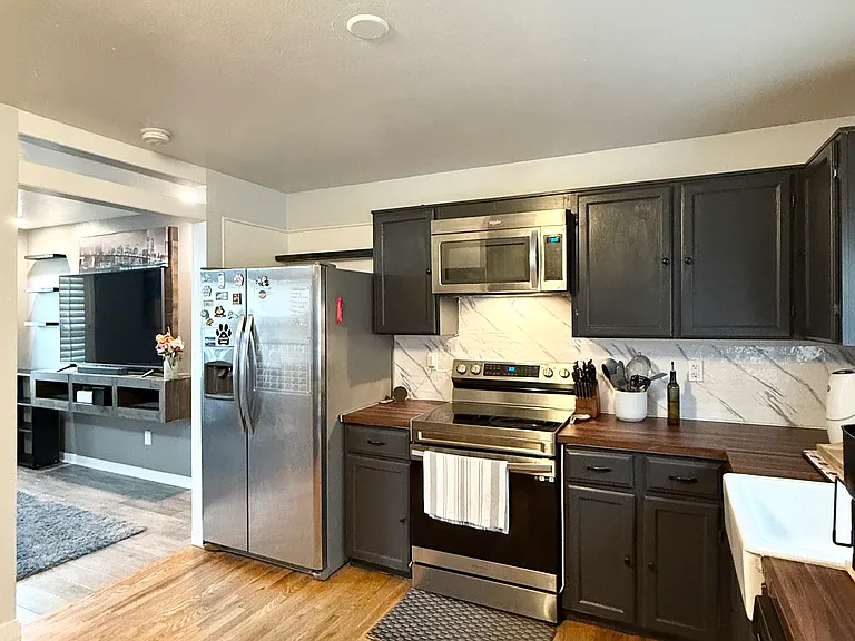 4555 Genoa St — Photo 10