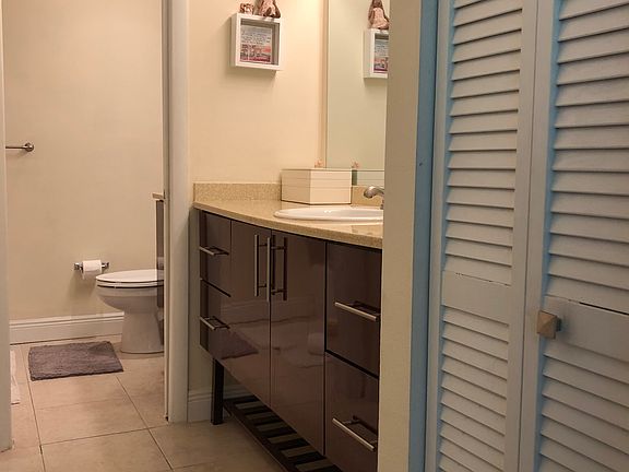 2nd image of 3867 Estepona Ave #9D5