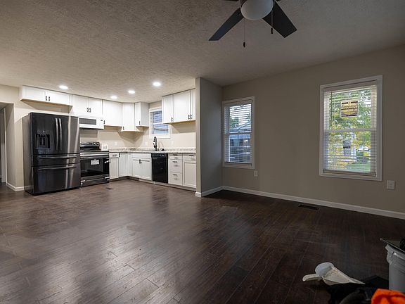4th image of 524 E Haines Dr