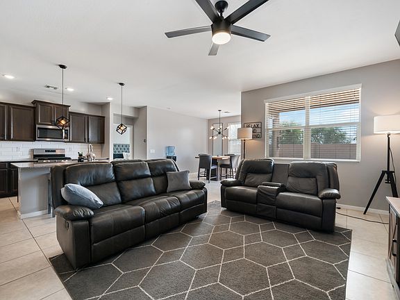 4th image of 40433 W HENSLEY Way