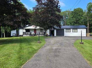 889 Old Grandview Rd, Beaver, WV 25813