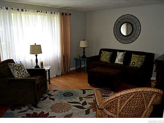 3rd image of 117 Sharon Dr