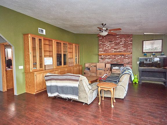 4th image of 17936 Hinton St