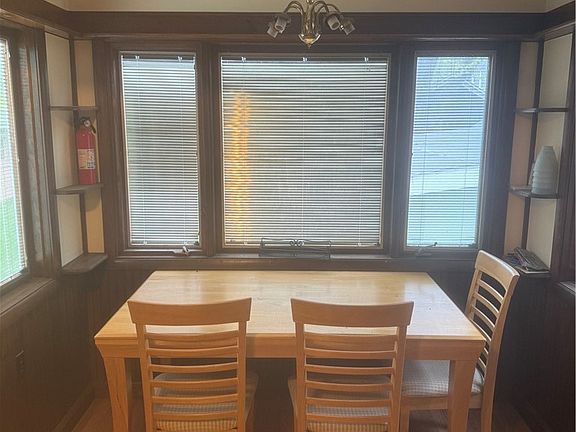 5th image of 1063 Lincoln St