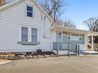 1001 S 2nd St, Alma, WI 54610