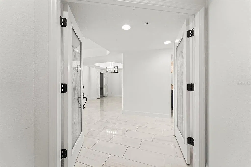 3 bed, 3.0 bath, 2510 sqft, $6,500 — Photo 4