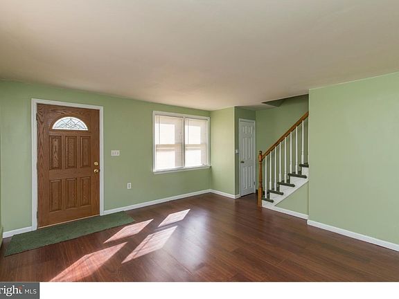 4th image of 3093 W Court Ave