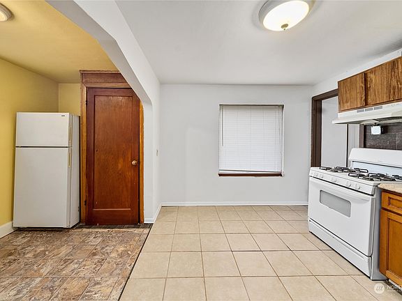 2nd image of 2509 S Sheridan Avenue