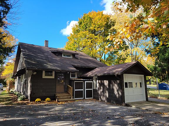 3rd image of 3529 Lakeshore Dr