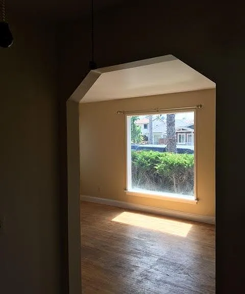 1438 Roycroft Ave — Photo 3