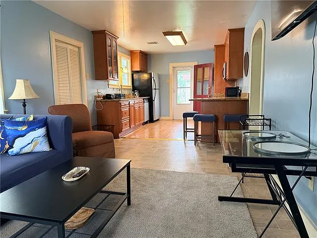 3 bed, 1.5 bath, 778 sqft, $1,500 — Photo 3