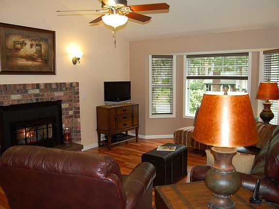 4th image of 1915 45th Street Ct NW