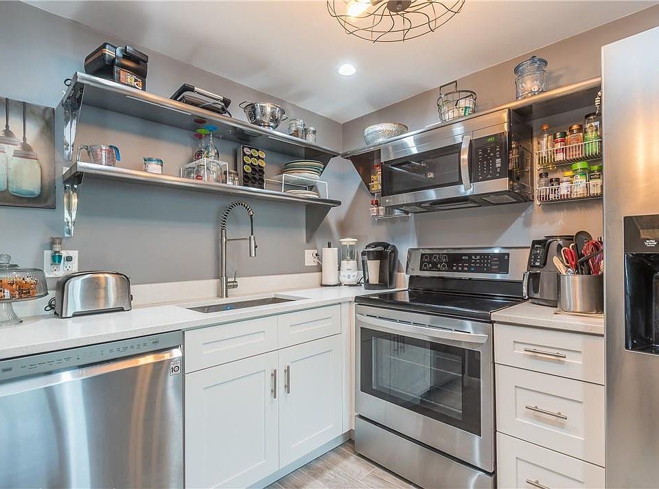 1st image of 1032 Berkshire B #1032