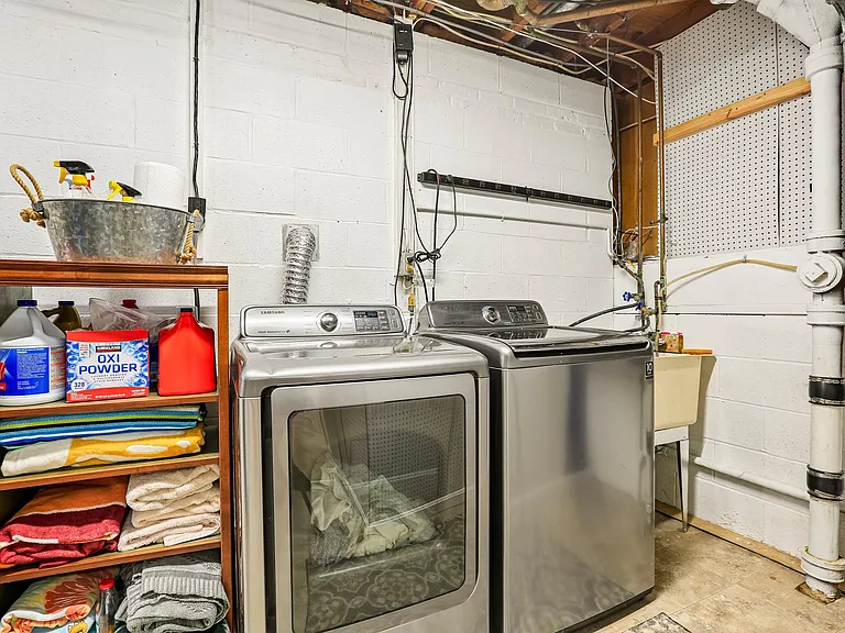 18033 Mill Creek Dr — Photo 36