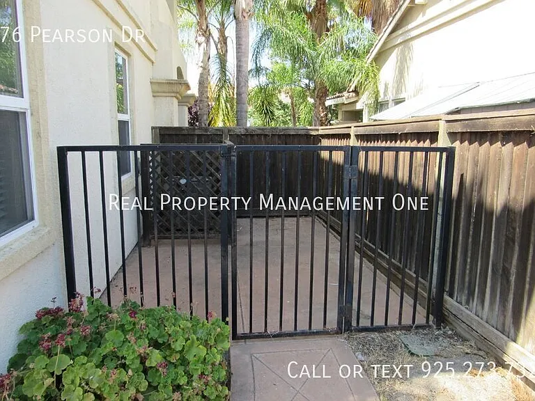 576 Pearson Dr — Photo 35