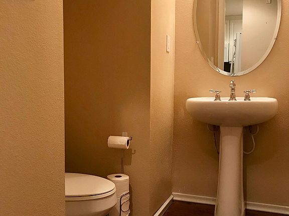 1/2 bath downstairs
