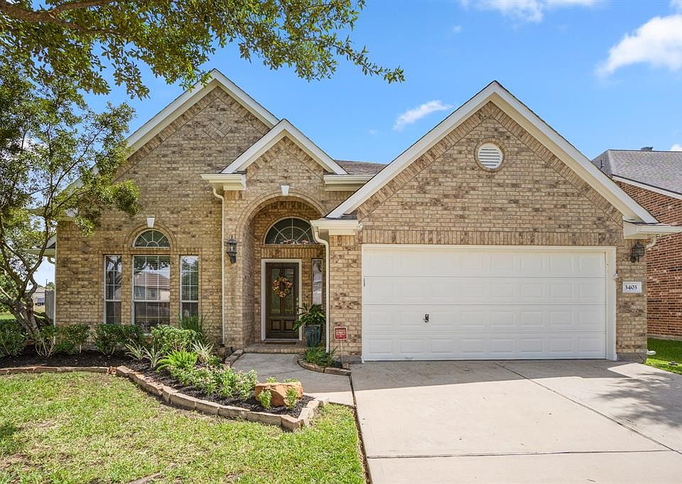 WELCOME HOME TO 3403 CHADINGTON LN!! Stunning 1-story home located in the adorable community of Louetta Lakes West.