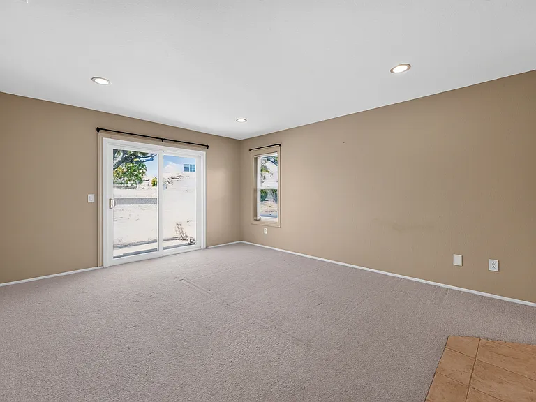 12137 Putting Green Row — Photo 27