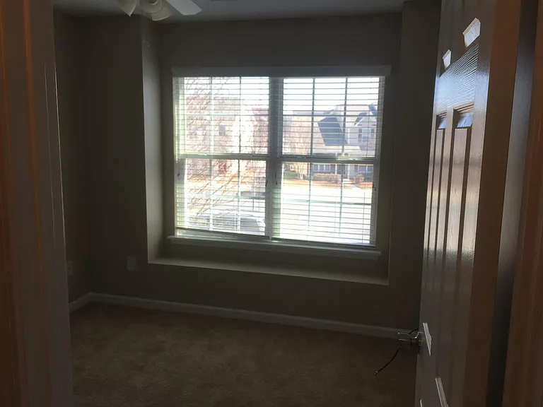 10143 Ballyclare Ct — Photo 14