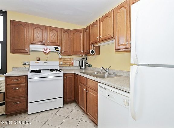 5th image of 2605 S Indiana Ave Unit 2205