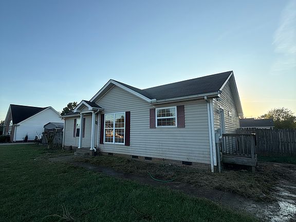 3rd image of 116 Locke Ct