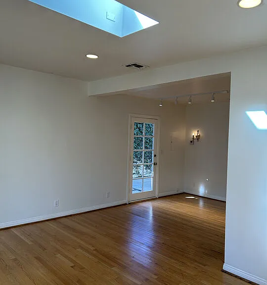 8711 Sherwood Dr — Photo 4