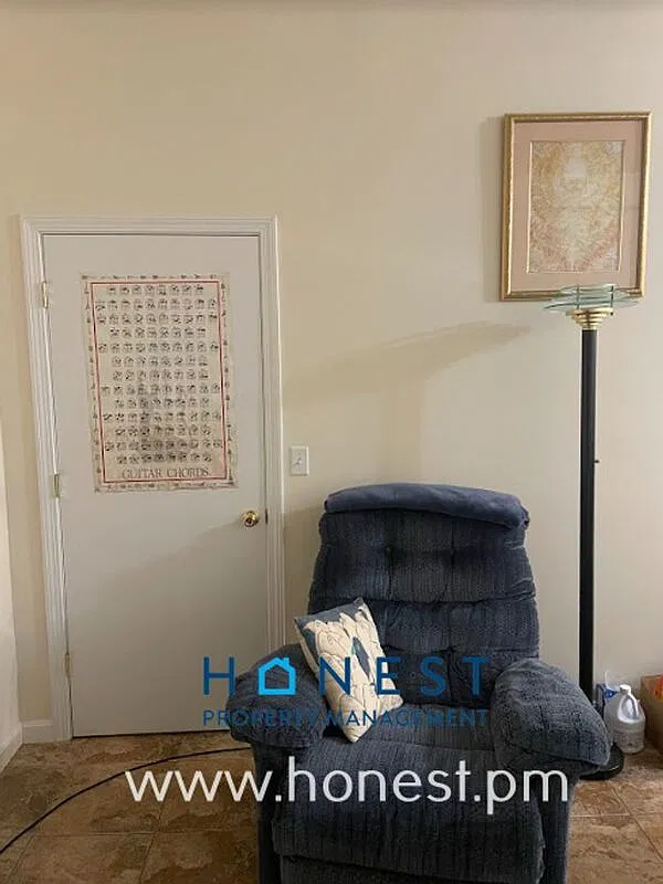 1 bed, 1.0 bath — Photo 4