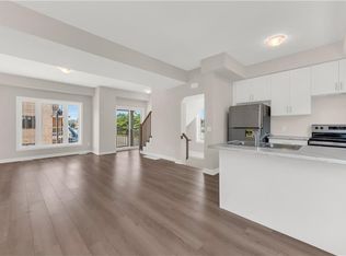 19 Picardy Dr #6, Hamilton, ON L8J2T3