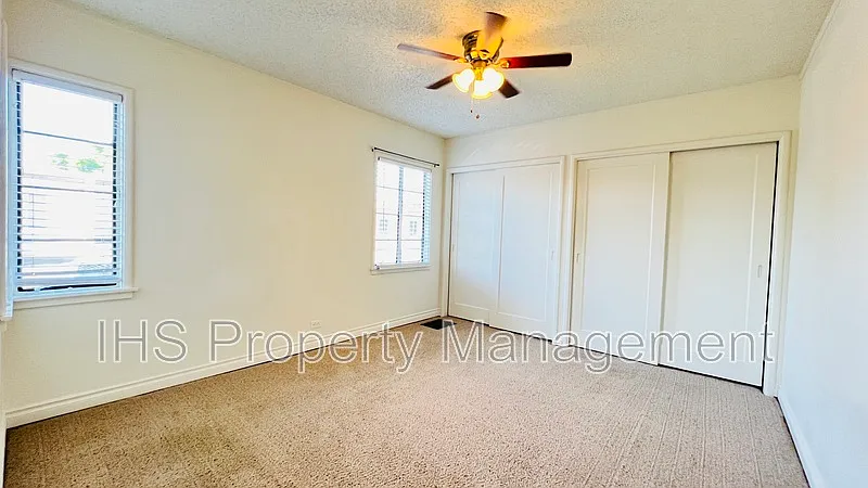 Anthony Apartments — Photo 2