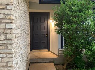 1211 Meadows Dr, Round Rock, TX 78681