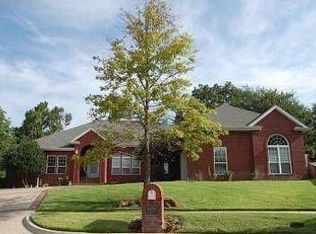 2600 Lynnwood Cir, Norman, OK 73072