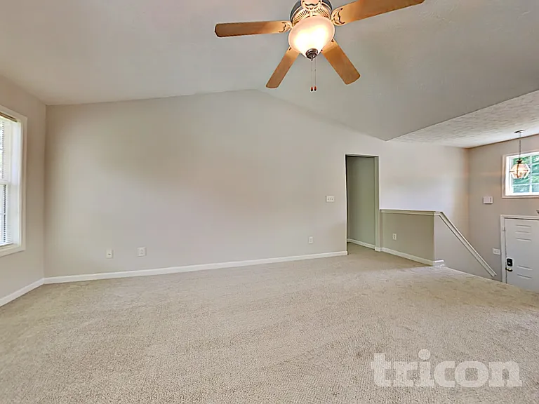 460 Vinemont Rdg — Photo 6