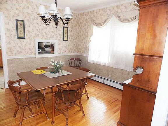 5th image of 119 Barney St