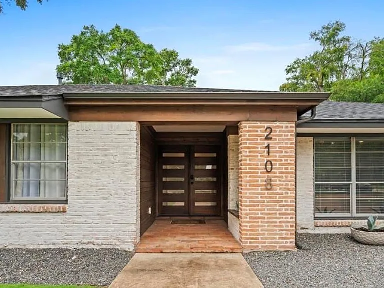 2108 Chimney Rock Rd — Photo 14