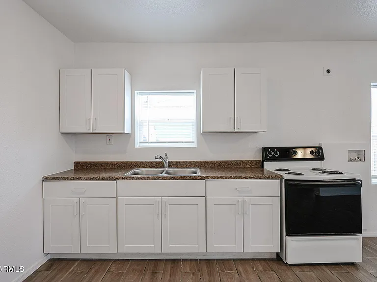 1215 W Pima St — Photo 8