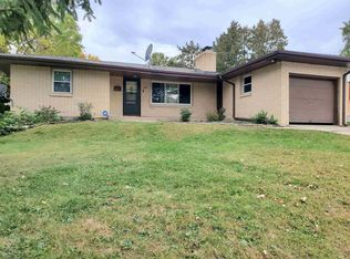 414 Hilton Ave, Rockford, IL 61107