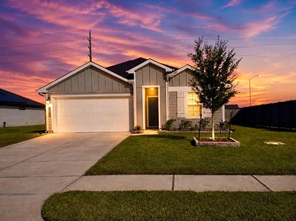 2035 Woodlark Way, Sealy, TX 77474