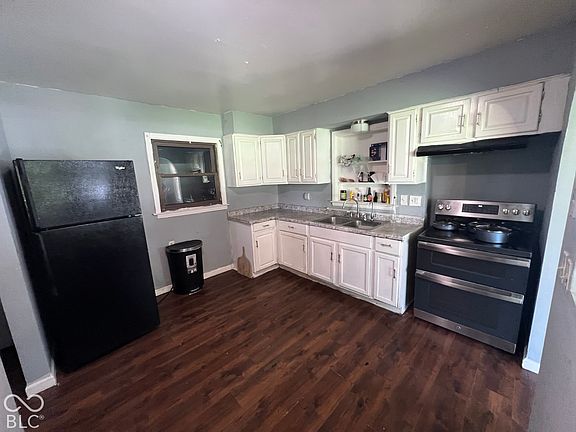 3rd image of 2447 Depauw Rd
