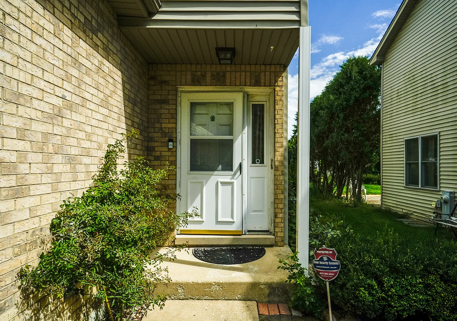 2 bed, 2.5 bath, 1600 sqft, $3,300 — Photo 3