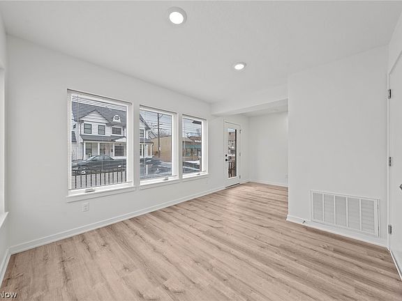 5th image of 4711 Bridge Ave