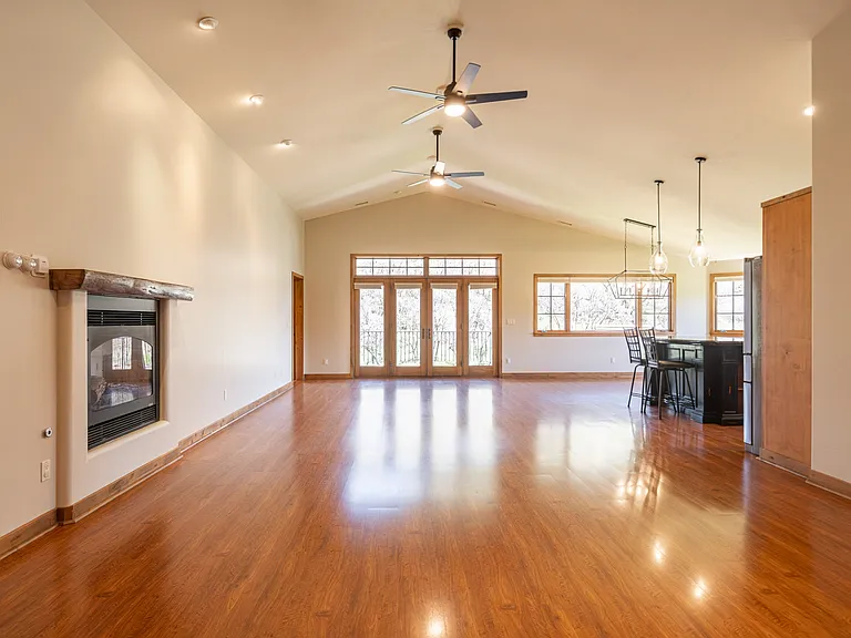 13 Laird Ln — Photo 2