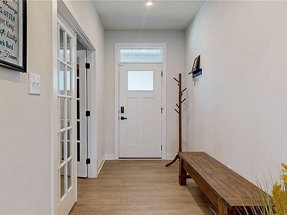 5th image of 9721 Goldenrod Ct