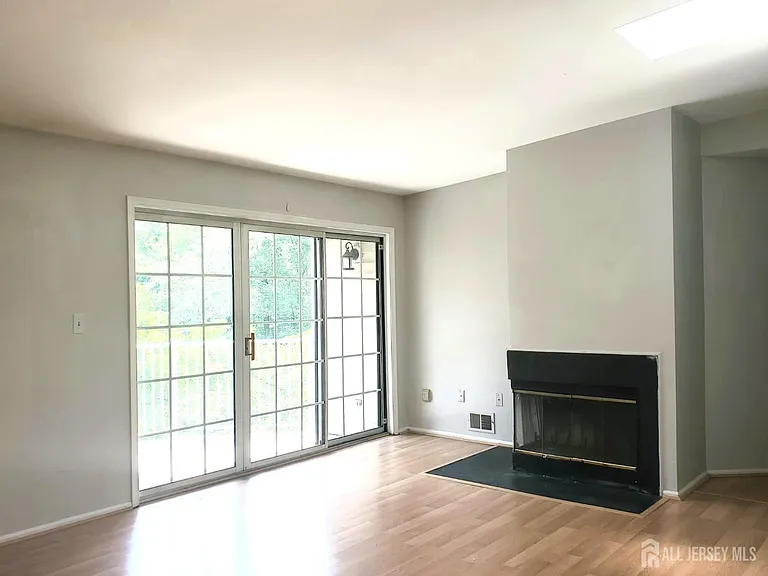 133 Rachel Ct — Photo 3