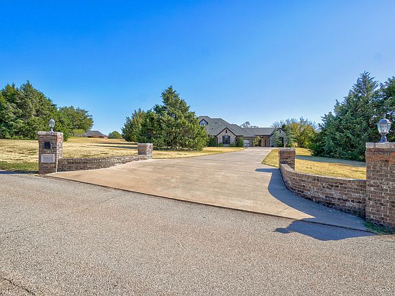 3rd image of 20622 Deer Springs Cir