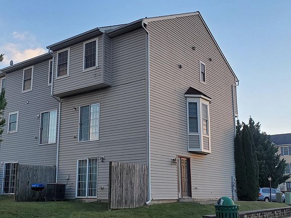 3rd image of 18351 Roy Croft Dr