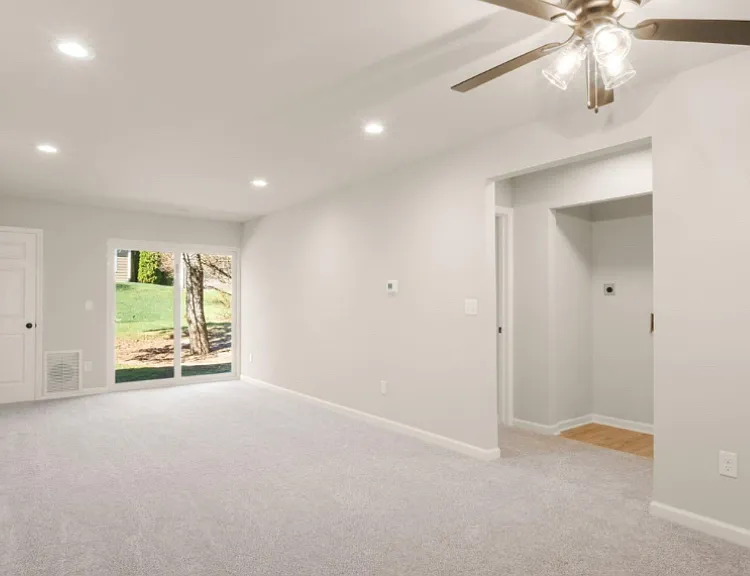 863 W Puetz Rd — Photo 8